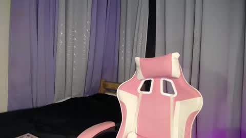 Snapshot of sweet_trishaxx chatting on 02.20.25 Trisha online show from 02.20.25