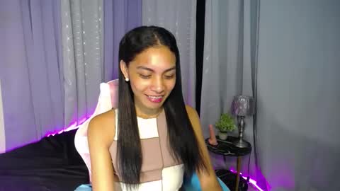 Snapshot of sweet_trishaxx chatting on 03.08.25 Trisha online show from 03.08.25