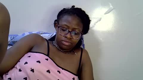 Snapshot of sweet_zarah chatting on 04.26.26 sweet_zarah online show from 04.26.26
