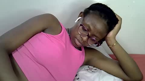 Snapshot of sweet_zarah chatting on 04.29.26 sweet_zarah online show from 04.29.26