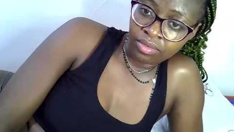 Snapshot of sweet_zarah chatting on 05.11.26 sweet_zarah online show from 05.11.26