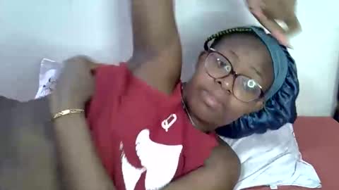 Snapshot of sweet_zarah chatting on 05.12.26 sweet_zarah online show from 05.12.26