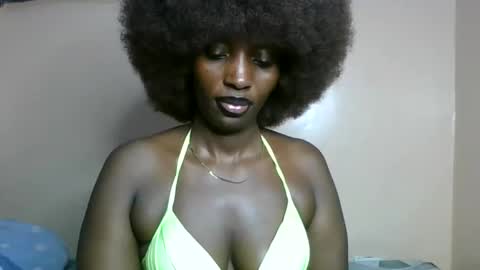 Snapshot of sweet_zuri3 chatting on 05.20.26 zuri online show from 05.20.26