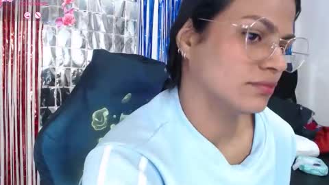 Snapshot of sweetalmaa chatting on 10.04.25 Alma online show from 10.04.25