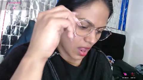 Snapshot of sweetalmaa chatting on 10.17.25 Alma online show from 10.17.25