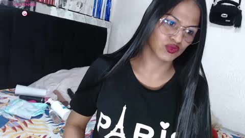 Snapshot of sweetalmaa chatting on 10.20.25 Alma online show from 10.20.25