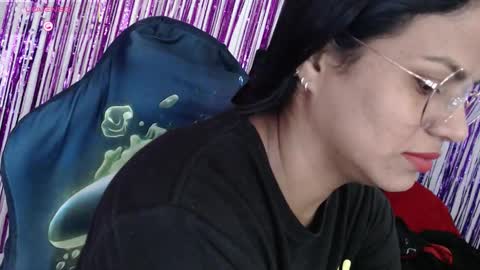 Snapshot of sweetalmaa chatting on 11.28.25 Alma online show from 11.28.25