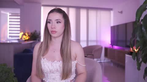 Snapshot of sweetann08 chatting on 10.25.25 Camila online show from 10.25.25