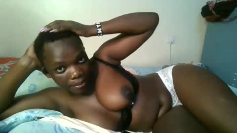Snapshot of sweetassbabe20 chatting on 06.08.26 Sweetass online show from 06.08.26