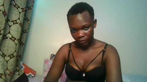 Snapshot of sweetassbabe20 chatting on 06.18.26 Sweetass online show from 06.18.26