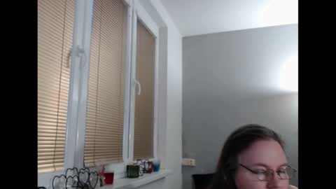 Snapshot of sweetboobs85h chatting on 02.24.25 Sweetboobs85h online show from 02.24.25