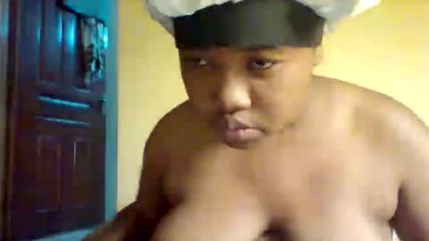 Snapshot of sweetbunnny9 chatting on 10.22.25 Sweetbunny9 online show from 10.22.25