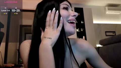 Snapshot of sweetcoles chatting on 11.22.25 Emma online show from 11.22.25