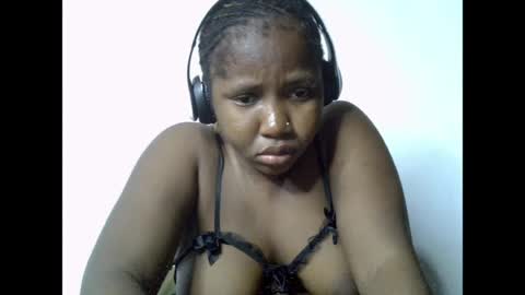 Snapshot of sweetcoochiex chatting on 06.24.26 sweetcoochiex online show from 06.24.26