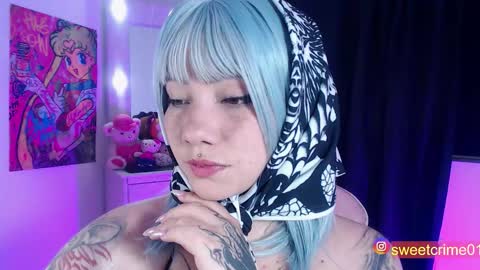       Independent model online show from 10.20.25