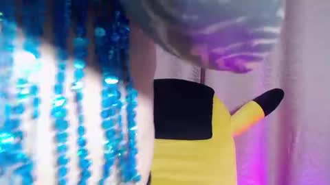       Independent model online show from 07.27.26
