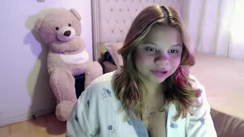 Snapshot of sweetcristalh chatting on 11.01.25 Cristal online show from 11.01.25