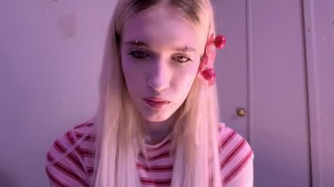 sweetcrystalll online show from 08.07.26