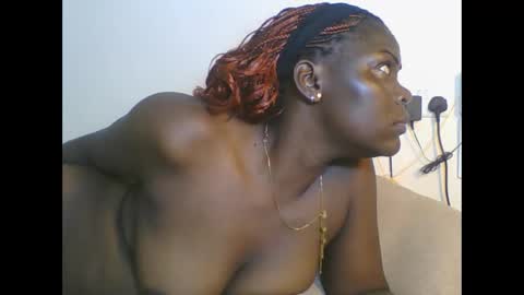 Snapshot of sweetdarkskin chatting on 06.06.26 CLARIS online show from 06.06.26