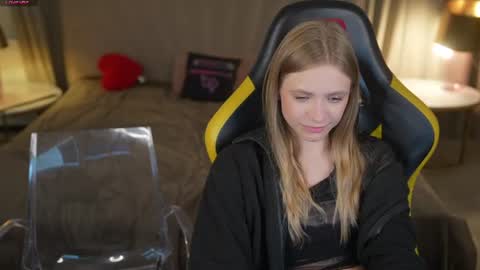 Snapshot of sweetdesiree_ chatting on 06.17.26 Amelia online show from 06.17.26