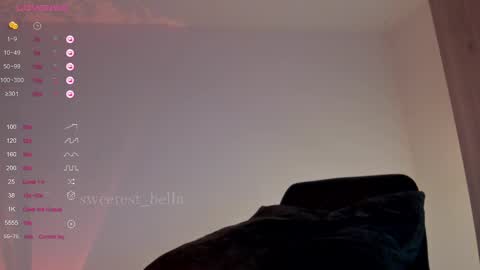 Snapshot of sweetest_bella chatting on 09.25.25 Bella online show from 09.25.25
