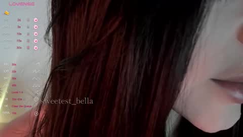 Snapshot of sweetest_bella chatting on 10.12.25 Bella online show from 10.12.25