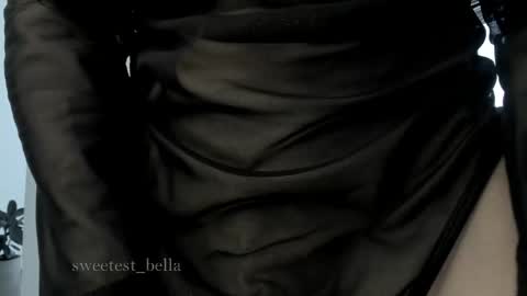 Snapshot of sweetest_bella chatting on 04.24.26 Bella online show from 04.24.26