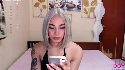 Snapshot of sweeteverdeen chatting on 09.17.25 sweetkatniss online show from 09.17.25