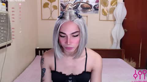 Snapshot of sweeteverdeen chatting on 10.01.25 sweetkatniss online show from 10.01.25