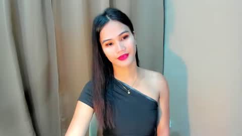 Snapshot of sweetgirl_latina143 chatting on 09.11.25 sweetgirl_latina143 online show from 09.11.25