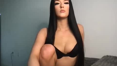 Snapshot of sweetgraciexo chatting on 11.15.25 Gracie online show from 11.15.25