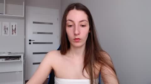 Snapshot of sweetheart_77 chatting on 05.31.26 Emma online show from 05.31.26