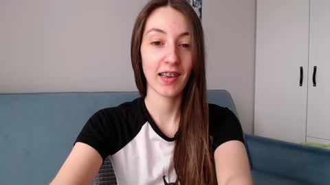 Snapshot of sweetheart_77 chatting on 06.11.26 Emma online show from 06.11.26