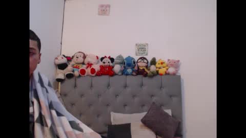 Snapshot of sweethoney22_ chatting on 01.25.25 Sabrina y Eliot online show from 01.25.25