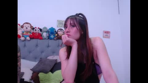 Snapshot of sweethoney22_ chatting on 01.29.25 Sabrina y Eliot online show from 01.29.25