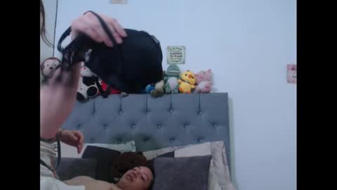 Snapshot of sweethoney22_ chatting on 02.03.25 Sabrina y Eliot online show from 02.03.25