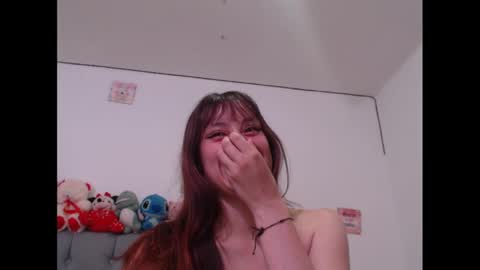 Snapshot of sweethoney22_ chatting on 02.21.25 Sabrina y Eliot online show from 02.21.25