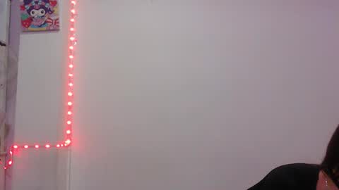 Snapshot of sweethoney22_ chatting on 11.08.25 Sabrina y Eliot online show from 11.08.25