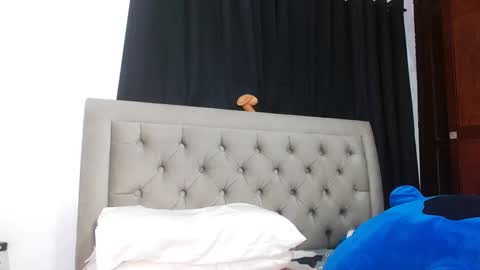 Snapshot of sweethoneyts chatting on 09.28.25 Valery honey online show from 09.28.25