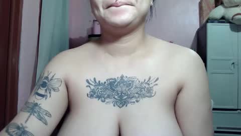 Snapshot of sweethotkisha chatting on 10.03.25 sweethotkisha online show from 10.03.25