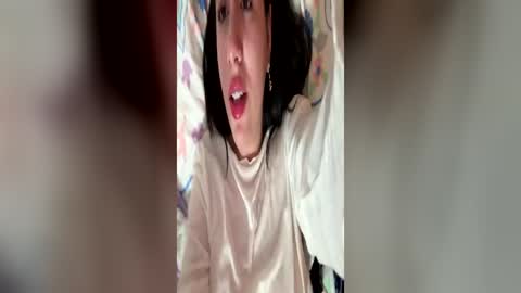Snapshot of sweetie__annie chatting on 06.13.26 Ana Mara i cant Make noise My family is here online show from 06.13.26