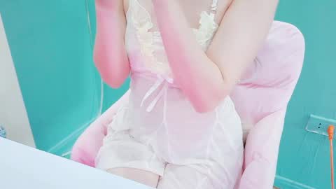 Snapshot of sweetie_bae99 chatting on 05.21.26 sweetie_bae99 online show from 05.21.26