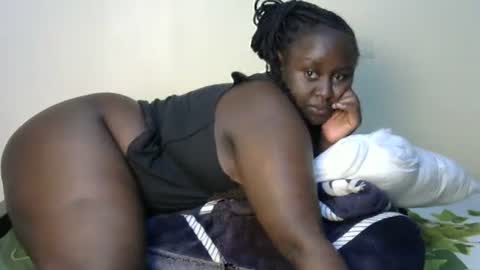 Snapshot of sweetie_lola chatting on 03.12.25 Lola online show from 03.12.25