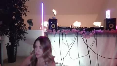 Snapshot of sweetjewlez chatting on 11.14.25 sweetjewlez online show from 11.14.25