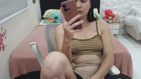 Snapshot of sweetjhenn69 chatting on 06.23.26 sweetjhenn69 online show from 06.23.26