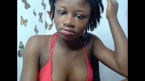 Snapshot of sweetjuicyclit chatting on 07.08.26 zuri online show from 07.08.26