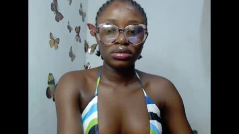 Snapshot of sweetjuicyclit chatting on 07.12.26 zuri online show from 07.12.26