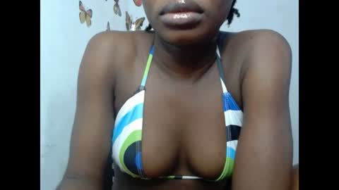 Snapshot of sweetjuicyclit chatting on 07.17.26 zuri online show from 07.17.26