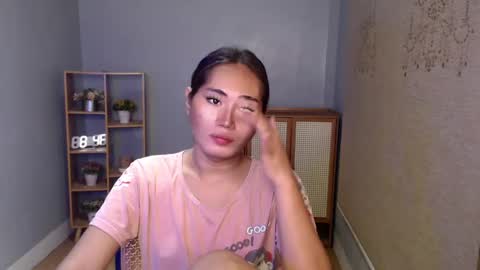 Snapshot of sweetladyboyx chatting on 03.11.25 online show from 03.11.25