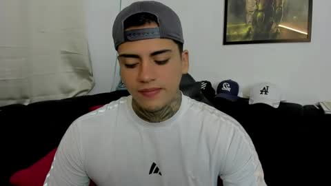 Snapshot of sweetlatinoboy chatting on 04.10.26 SWEETLATINBOY online show from 04.10.26
